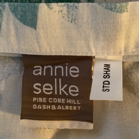 Annie Selke
PINE CONE HILL DASH& ALBERT Standard Pillow Sham
100% Cotton - Picture 7 of 7